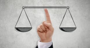 絶対評価と相対評価に違いとはを示した画像