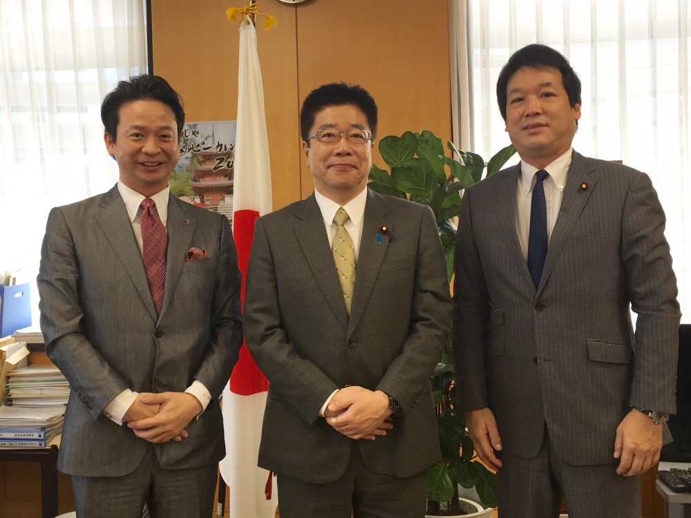 代表取締役社長の高橋が、働き方改革担当大臣の加藤勝信氏と面会しました！①